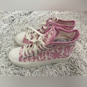 NEW American Eagle Women’s 7 Shoes